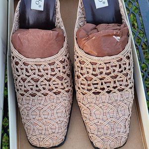 Bernardo Classy Sand Colored Heels Like New